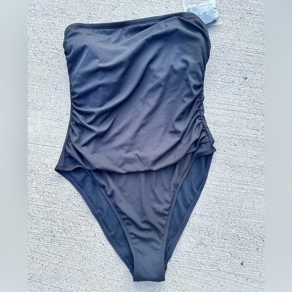 SHADE & Shore Bandeau Elegant Black Women's Swimsuit NWT - Picture 4 of 8